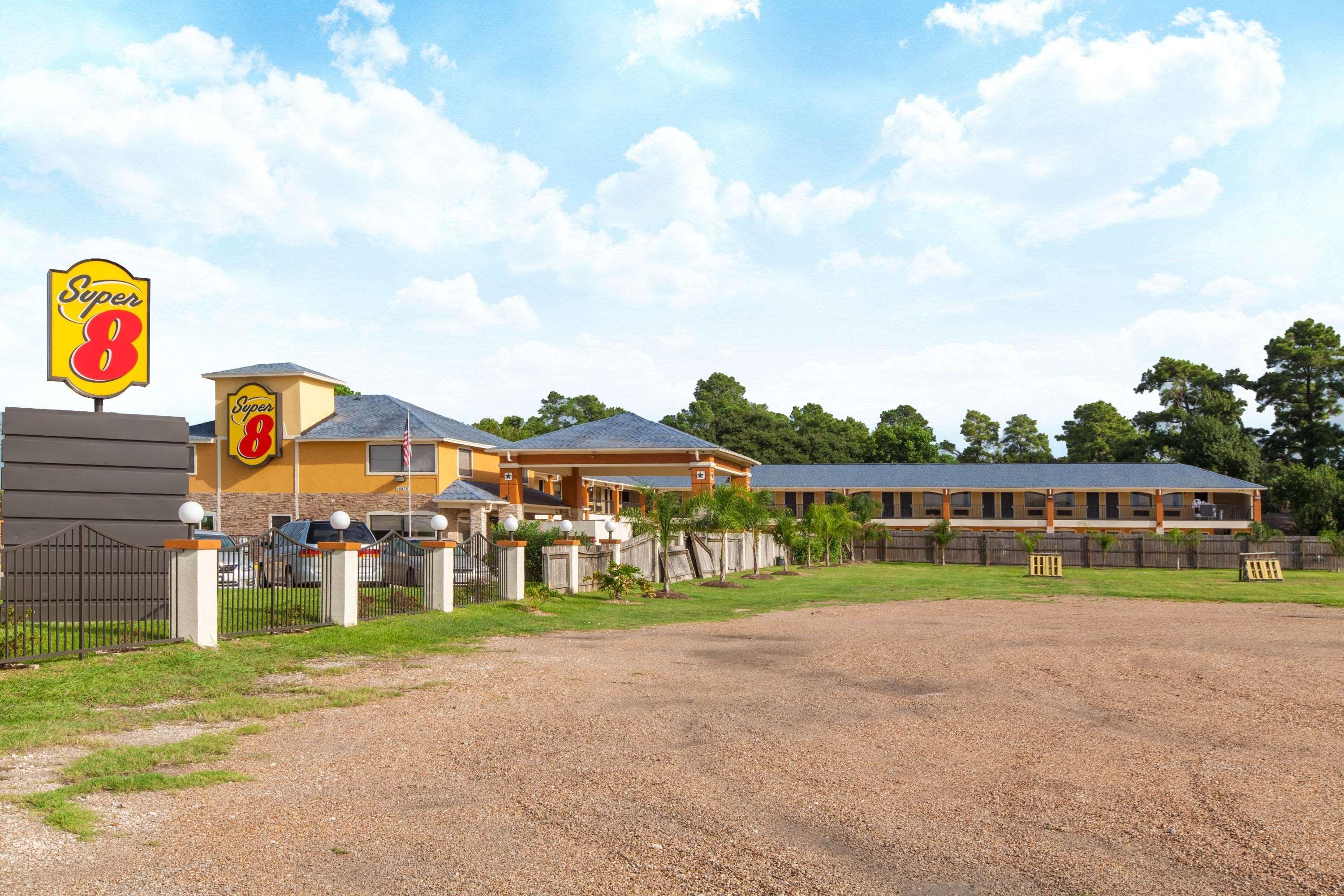 Super 8 By Wyndham Houston/Willowbrook Hwy 249 Екстериор снимка